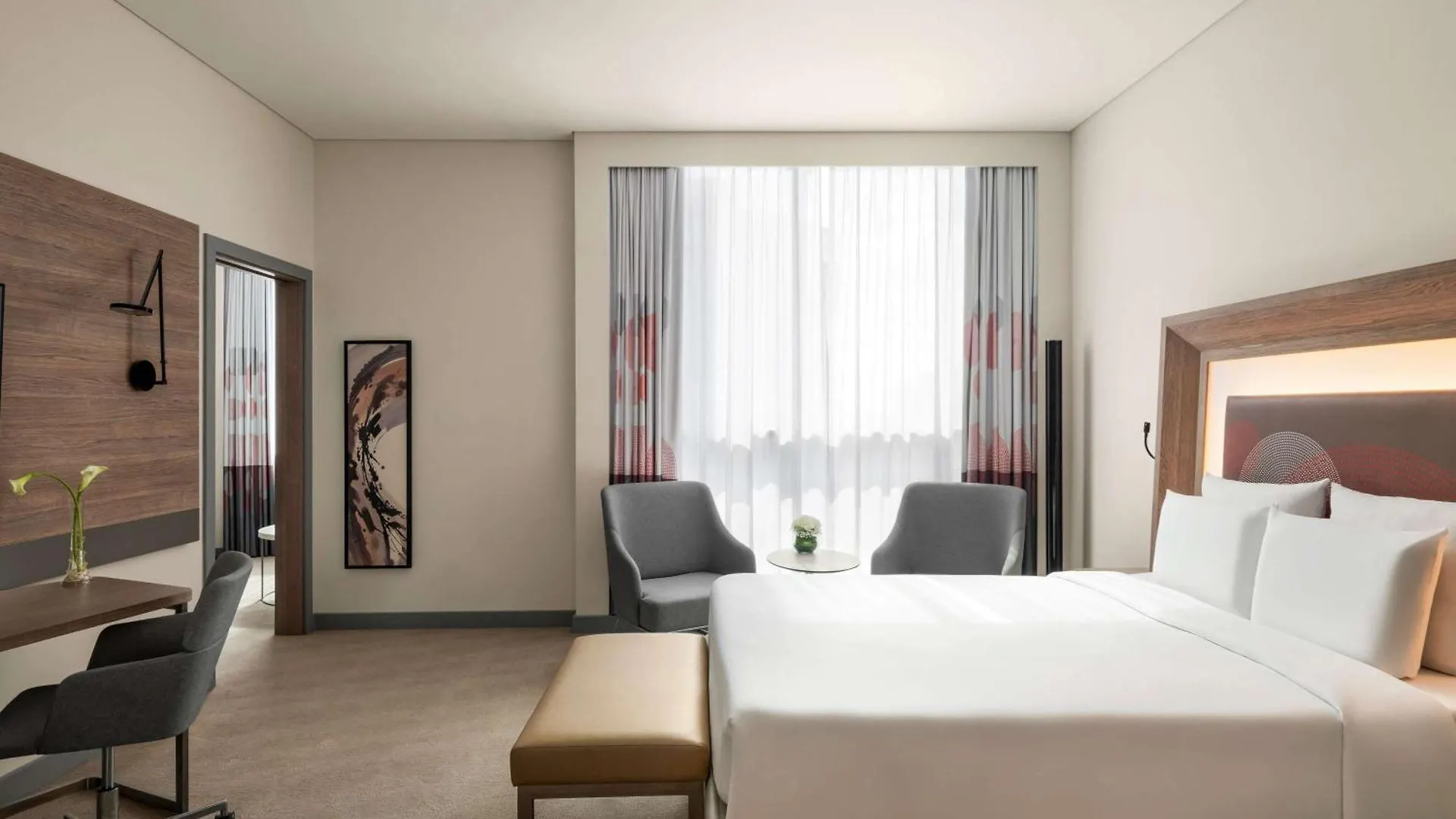 Novotel Bur Dubai - Healthcare City 4*,